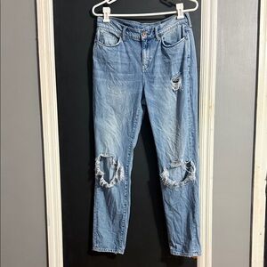 All Saints Amy Destroyed Girlfriend Jeans in Light Wash Size: 28 Inseam: 28”